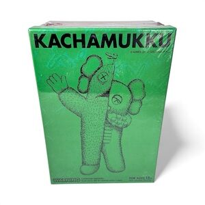 KACHAMUKKU KAWS Vinyl Figure Green/Red Brand New SEALED